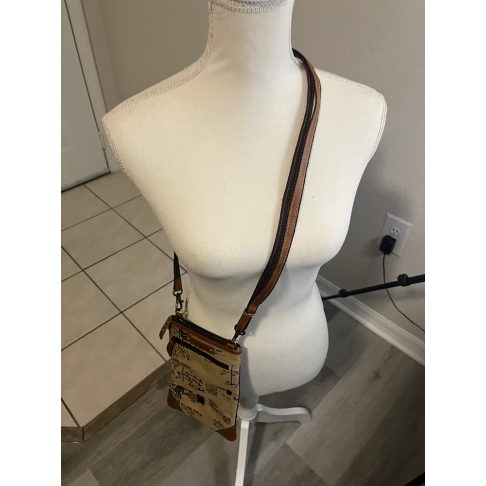 Vaan & Co Small Leather Crossbody Bag Travel Purse with Post Card Design - Picture 7 of 8